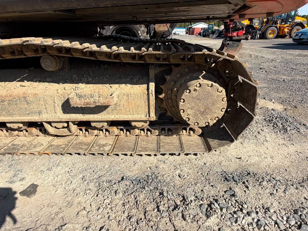 Hitachi ZX 210 LC-6 حفارات زحافة