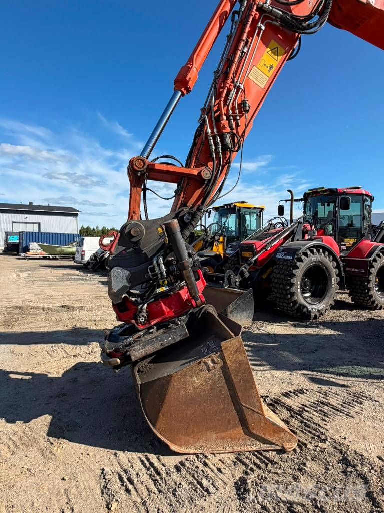 Hitachi ZX 210 LC-6 حفارات زحافة