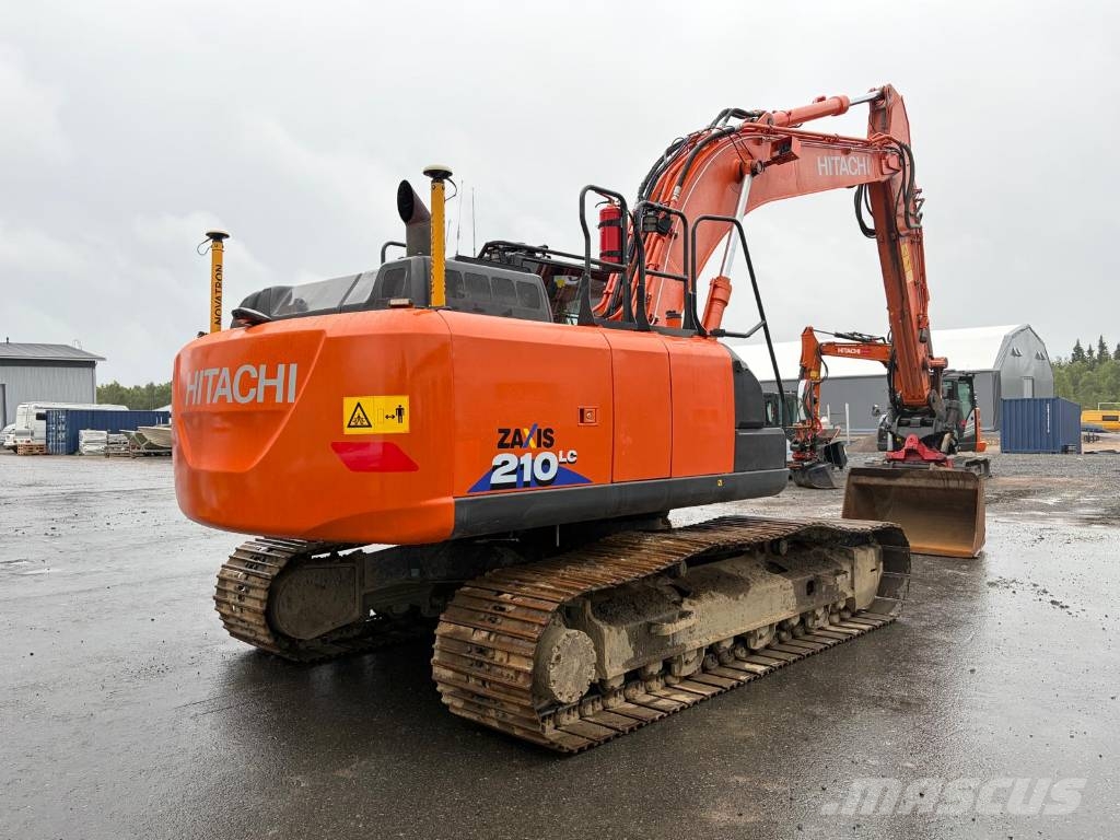Hitachi ZX 210 LC-6 حفارات زحافة