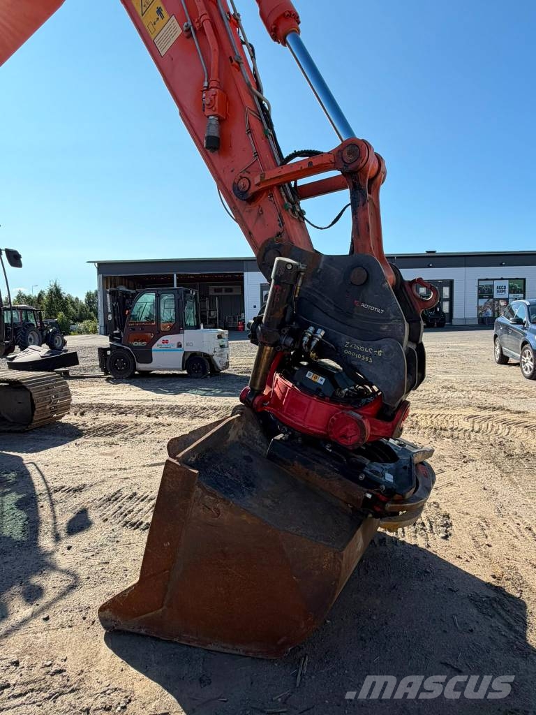 Hitachi ZX 210 LC-6 حفارات زحافة