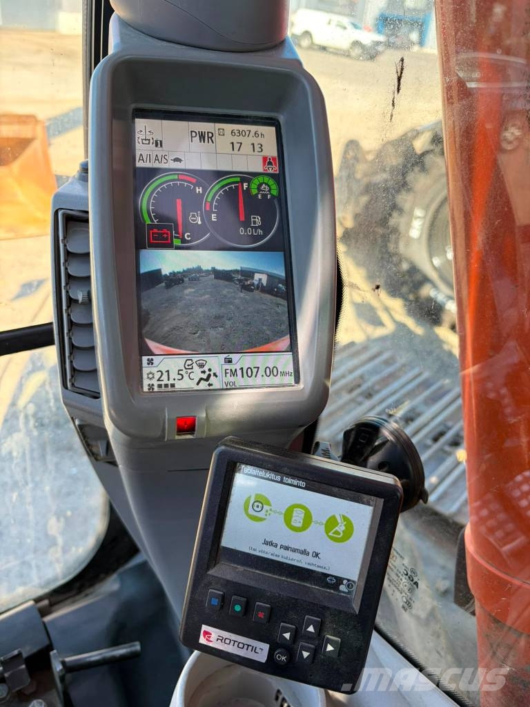 Hitachi ZX 210 LC-6 حفارات زحافة