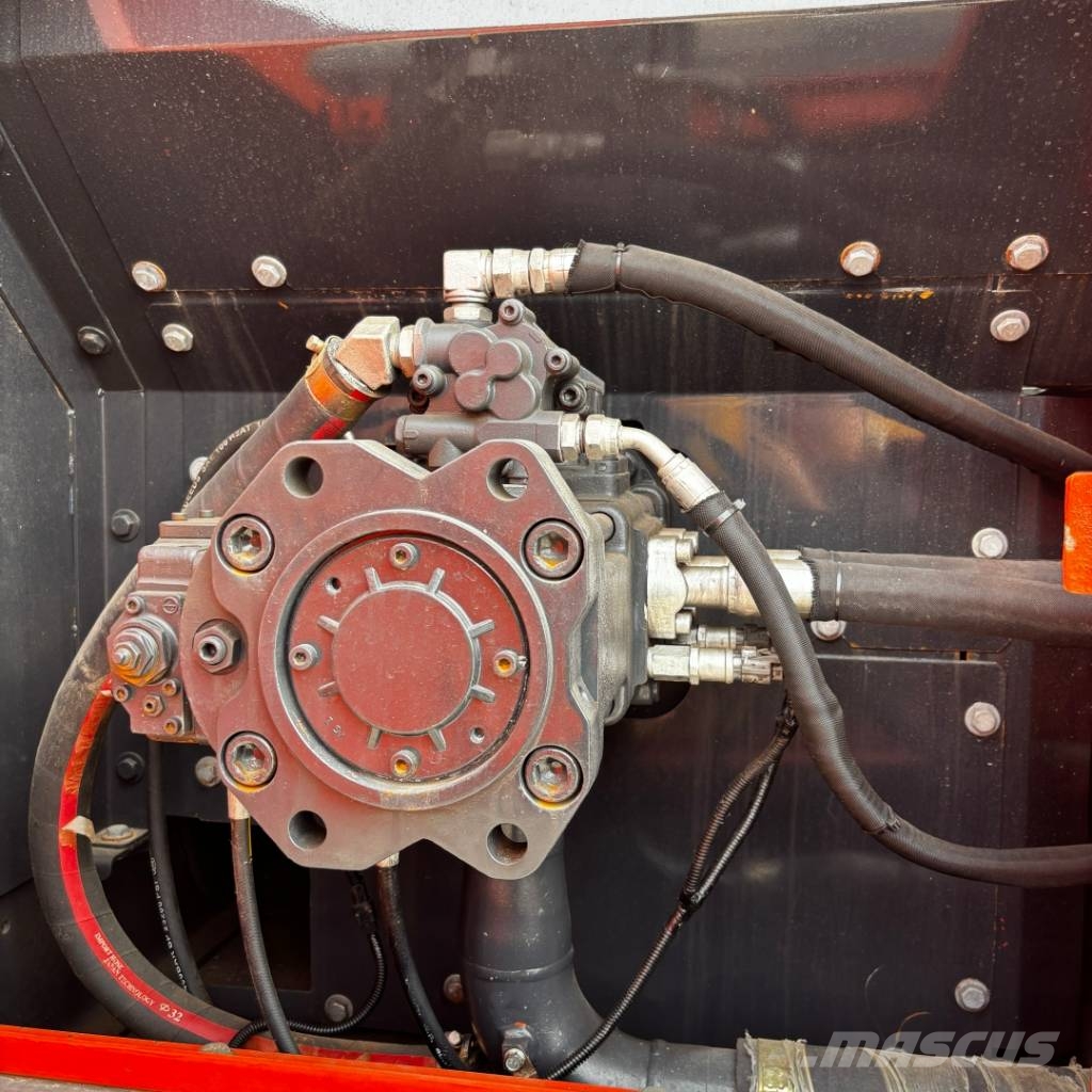 Doosan DX 300 履带挖掘机