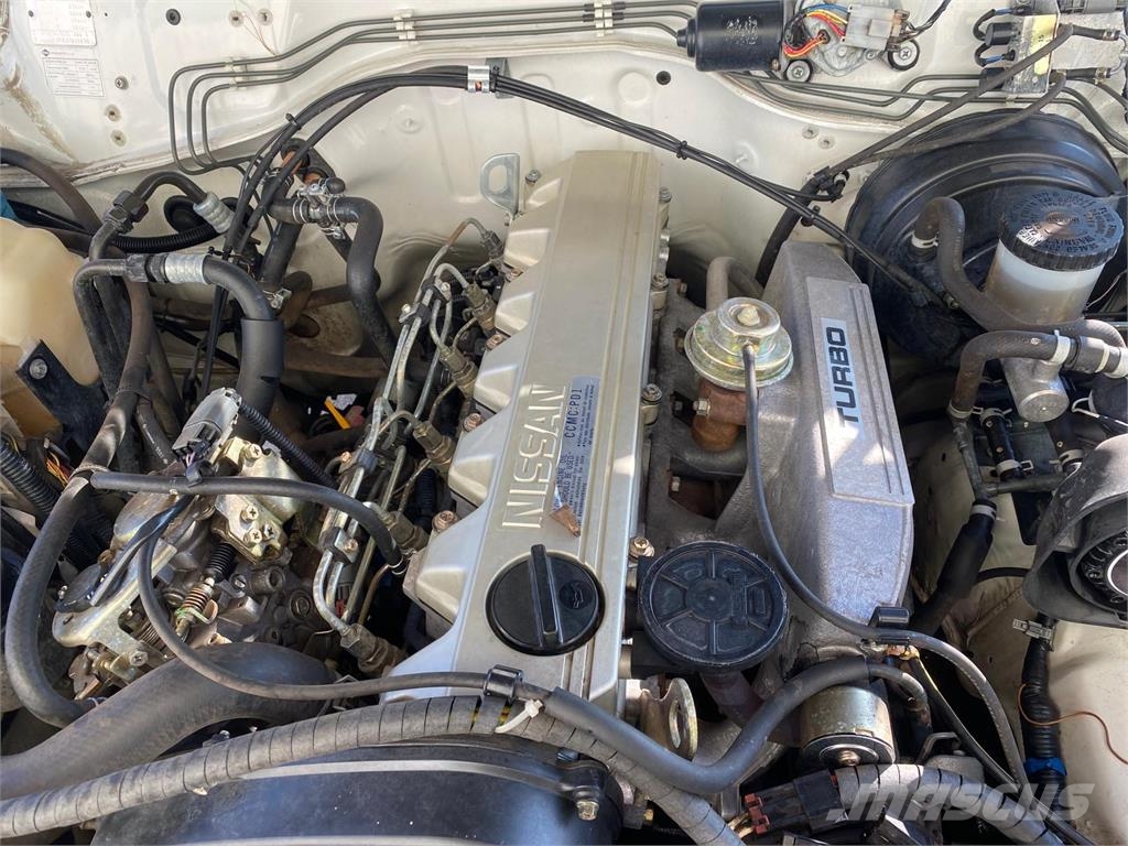 Nissan Iný model VIN 886 Auto