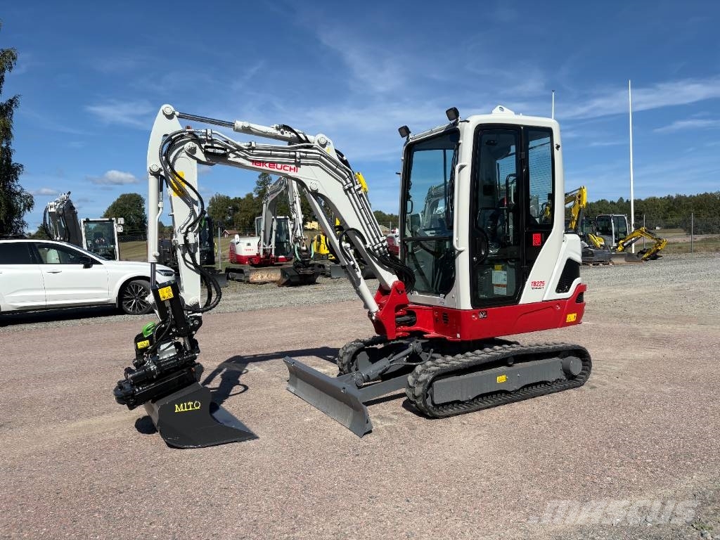 Takeuchi TB225 Mini bageri <7t