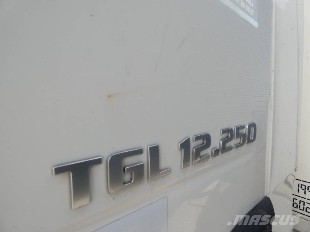 MAN TGL 12.250 Camion Fourgon