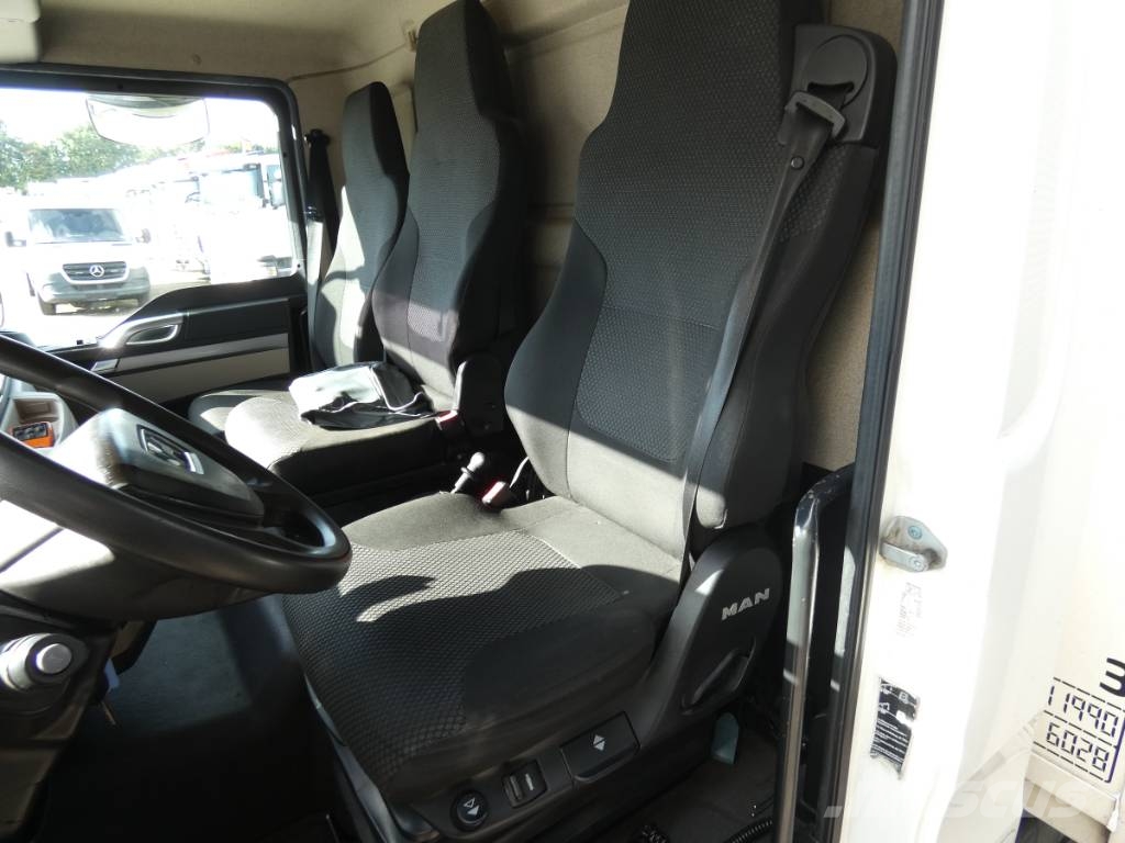 MAN TGL 12.250 Camion Fourgon