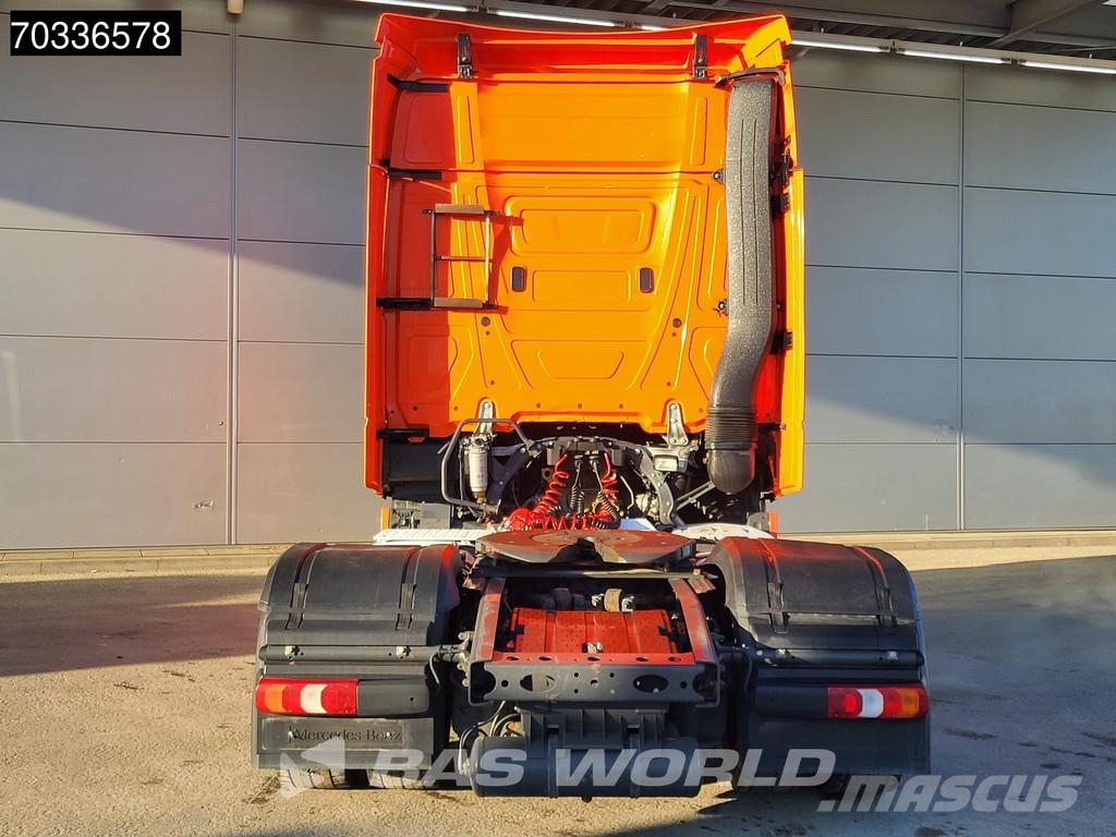 Mercedes-Benz Actros 1851 4X2 BigSpace Mega APK 06-2027 2x Tanks Vlačilci