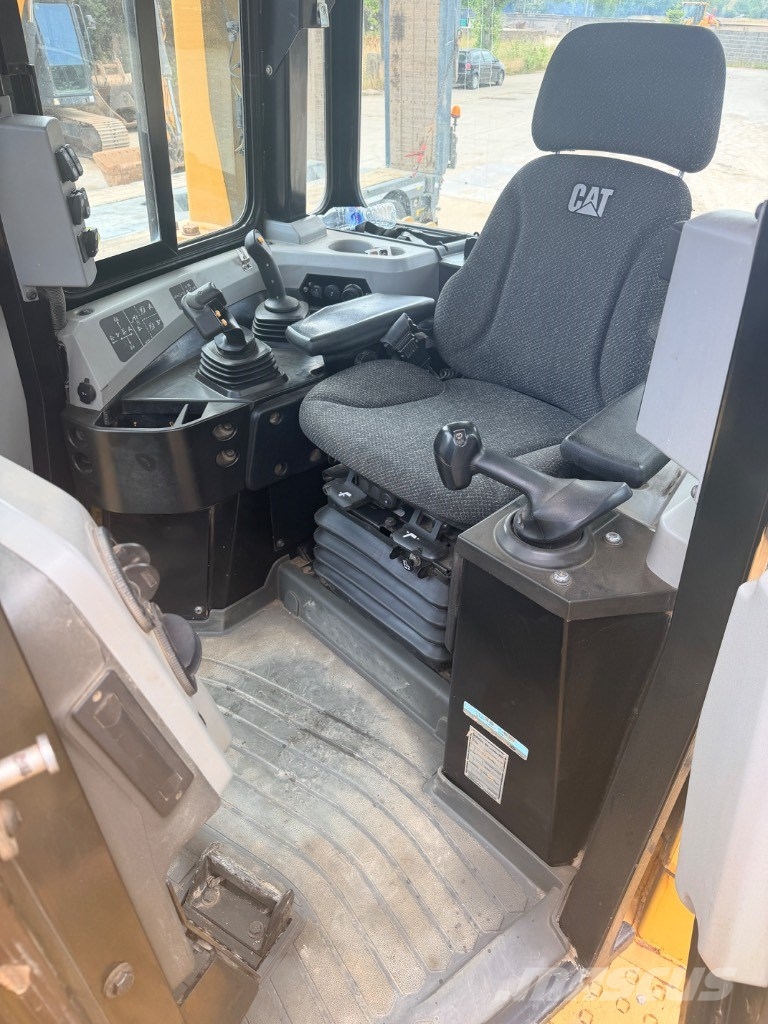 CAT D 6 T LGP Bulldozer