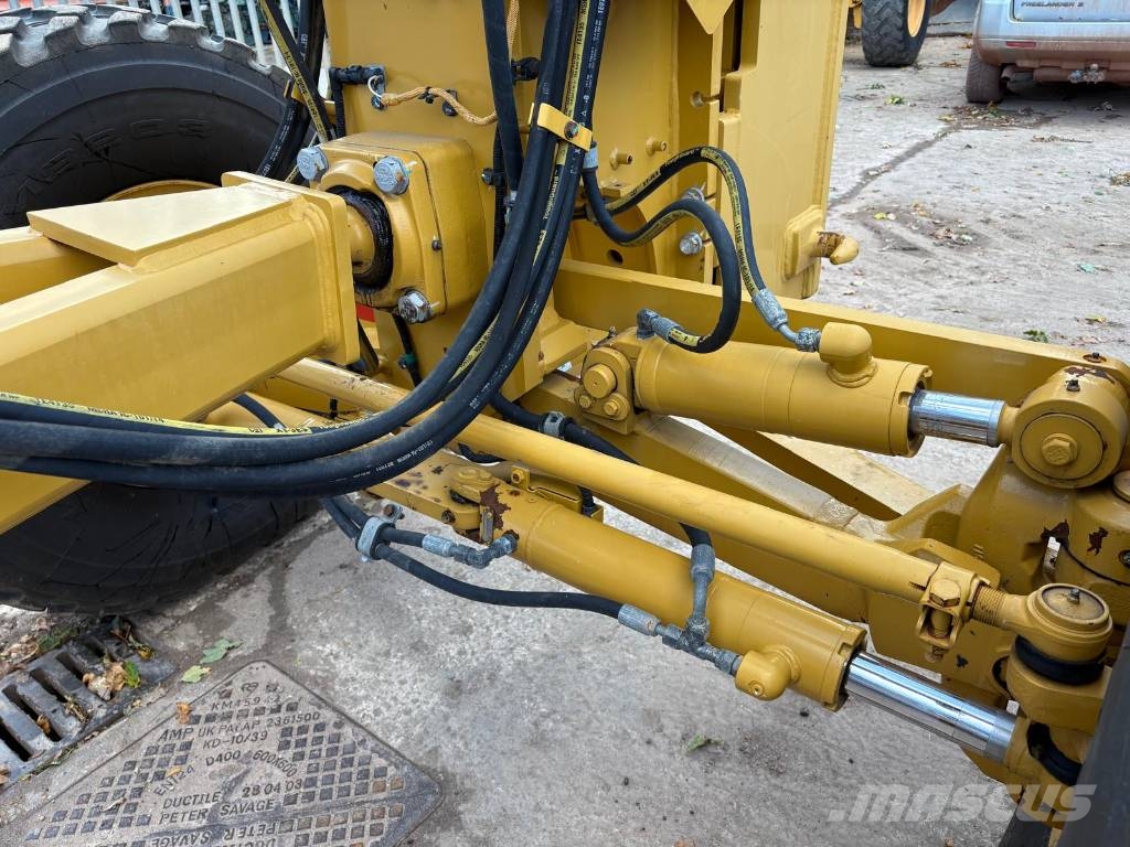 CAT 140 Veihøvler