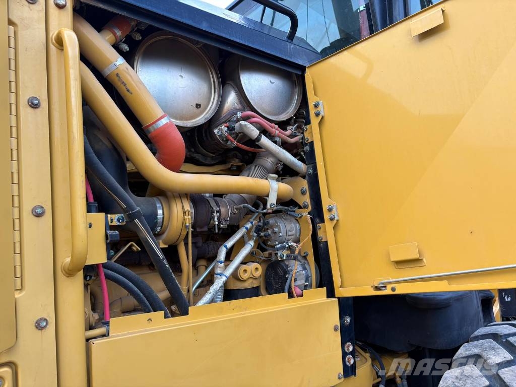 CAT 140 Veihøvler