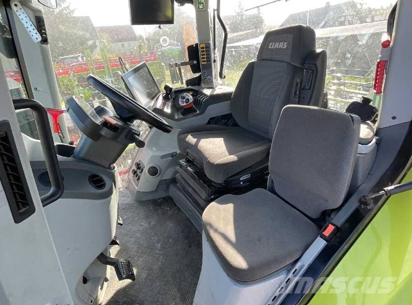 CLAAS Axion 930 Tractoren