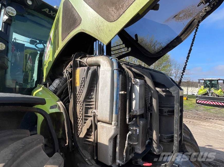 CLAAS Axion 930 Tractoren