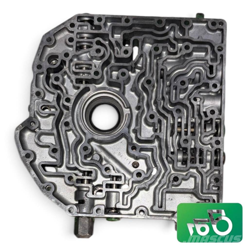 John Deere 7810 Front Housing Cover PowerQuad R126462 الشاسيه والتعليق