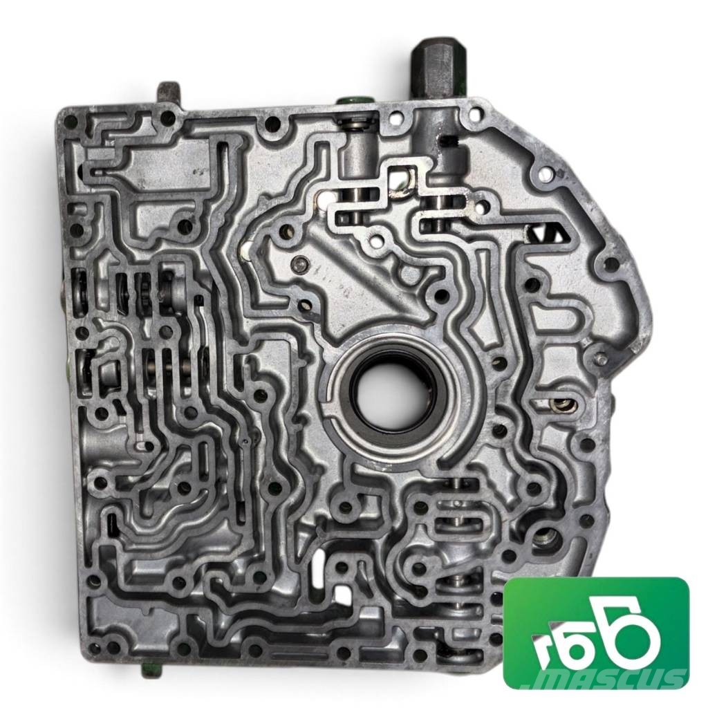 John Deere 7810 Front Housing Cover PowerQuad R126462 الشاسيه والتعليق