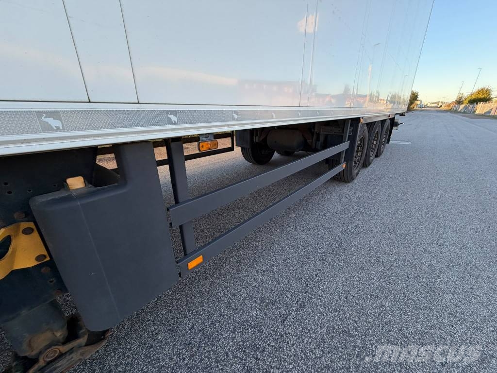 Schmitz CARGOBULL Seria nr 3694 Frysetrailer Semi
