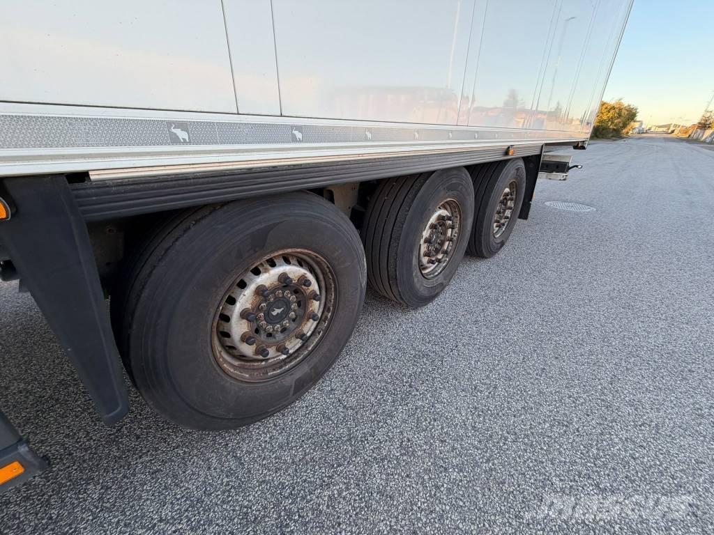 Schmitz CARGOBULL Seria nr 3694 Frysetrailer Semi