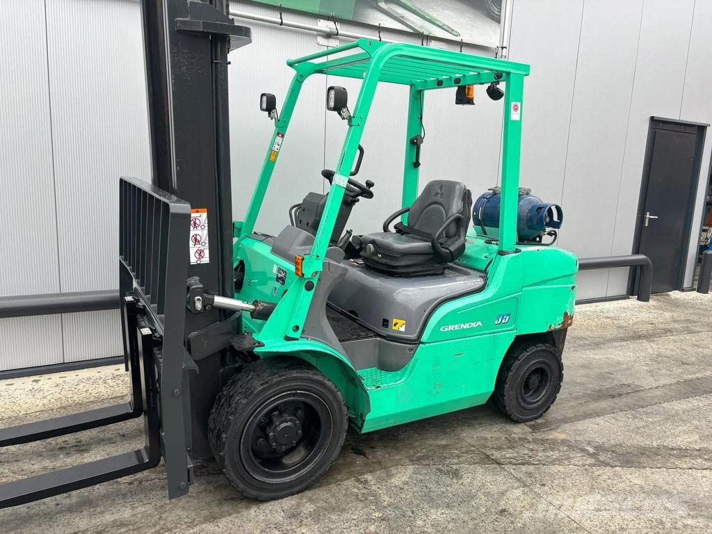 Mitsubishi FG35NT Heftruck LPG (dujiniai) krautuvai