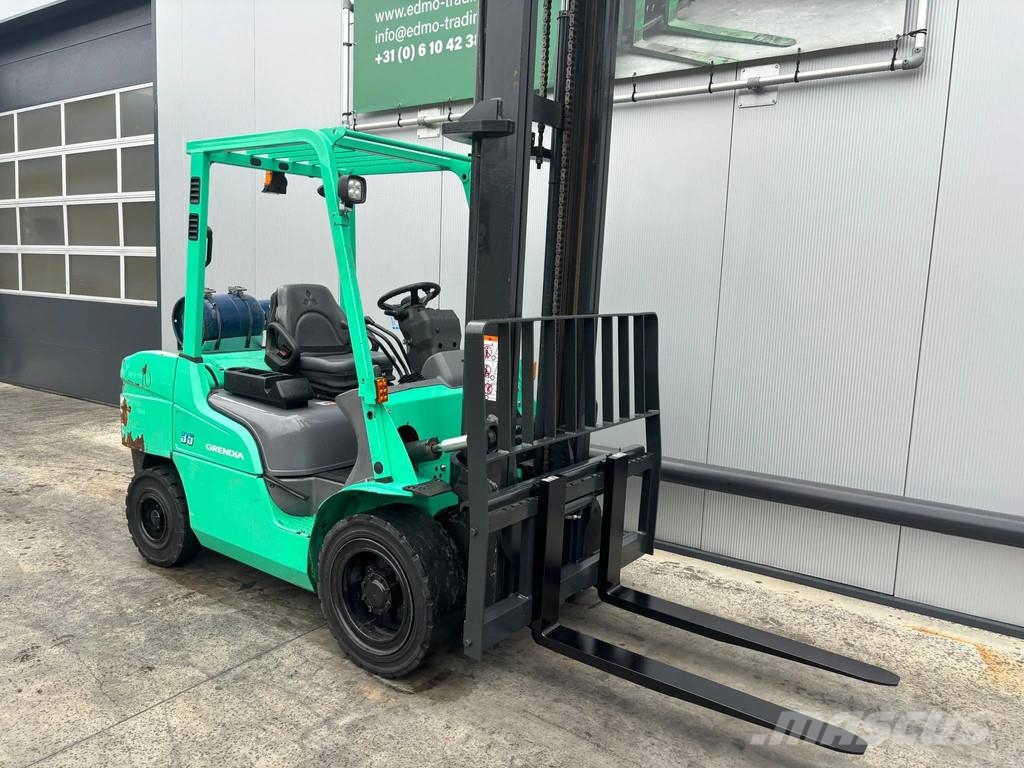 Mitsubishi FG35NT Heftruck LPG (dujiniai) krautuvai