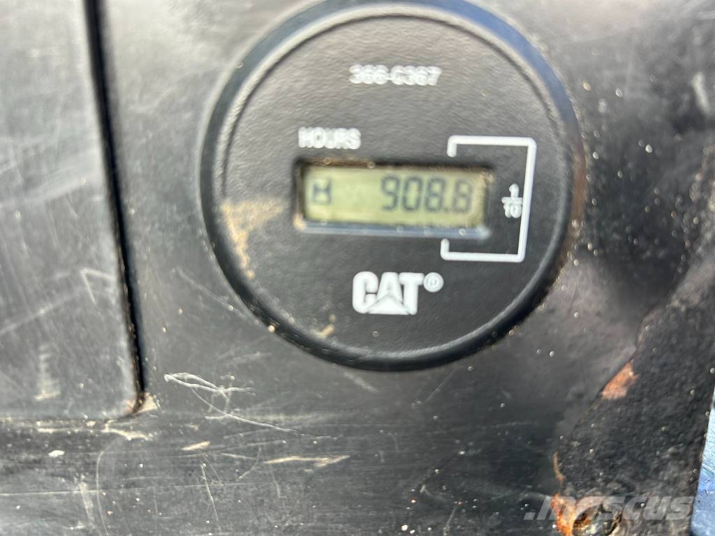 CAT 305.5E2 حفارات صغيرة أقل من 7 طن (حفارات صغيرة)
