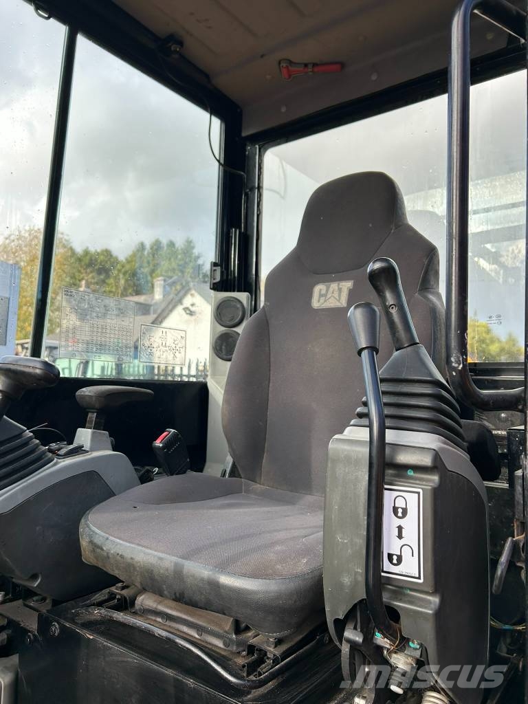 CAT 305.5E2 حفارات صغيرة أقل من 7 طن (حفارات صغيرة)