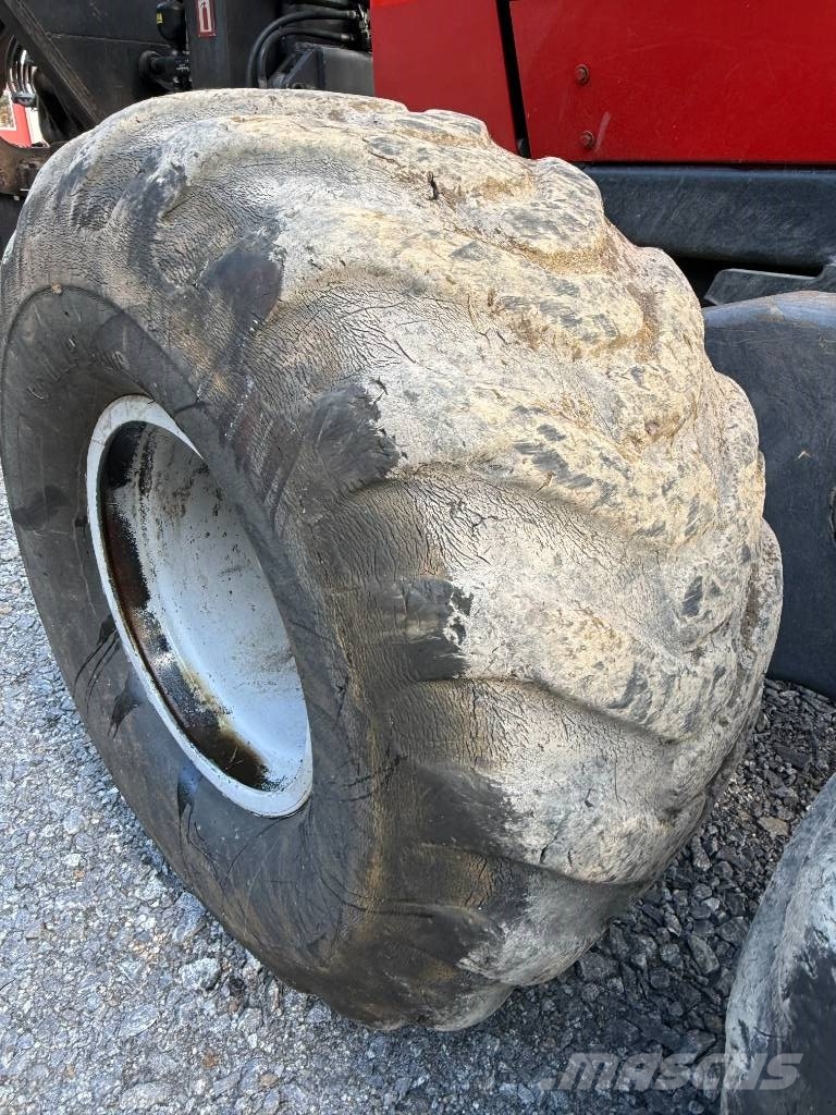 Valmet 890 Kuormatraktorit