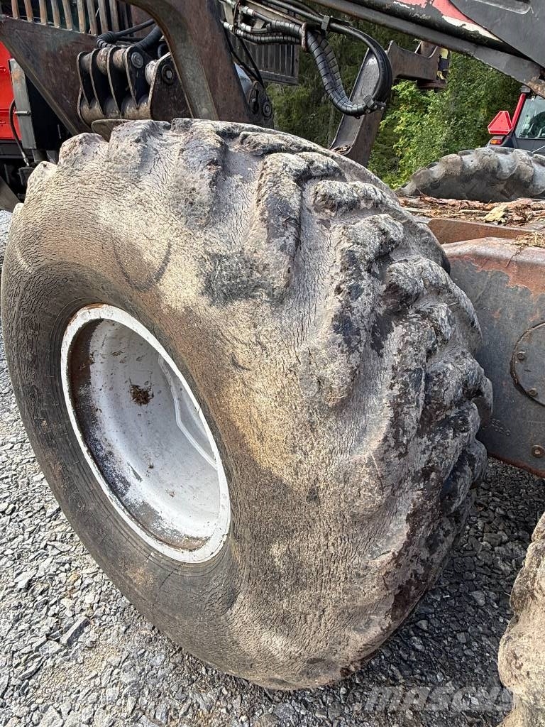 Valmet 890 Kuormatraktorit