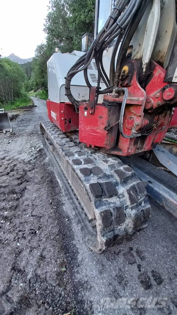 Takeuchi TB280FR Midi bageri 7t – 12t