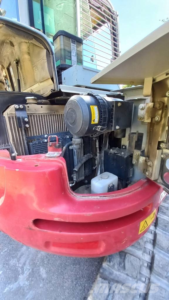 Takeuchi TB280FR Midi bageri 7t – 12t