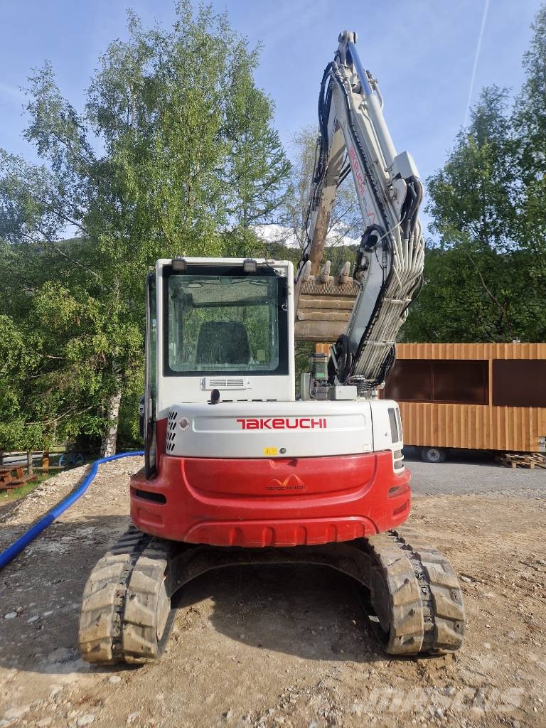Takeuchi TB280FR Midi bageri 7t – 12t