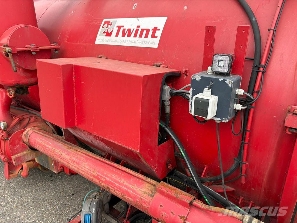 Ravo Twint Vacuum tank Tankopleggers