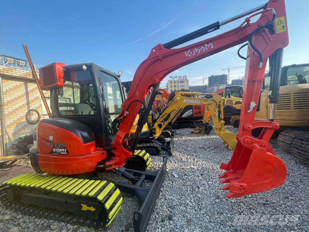 Kubota KX 135 小型挖掘机