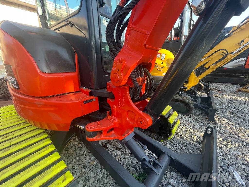 Kubota KX 135 小型挖掘机