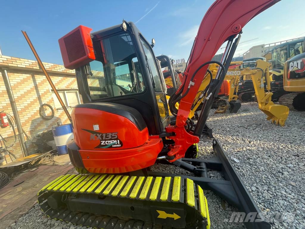 Kubota KX 135 小型挖掘机