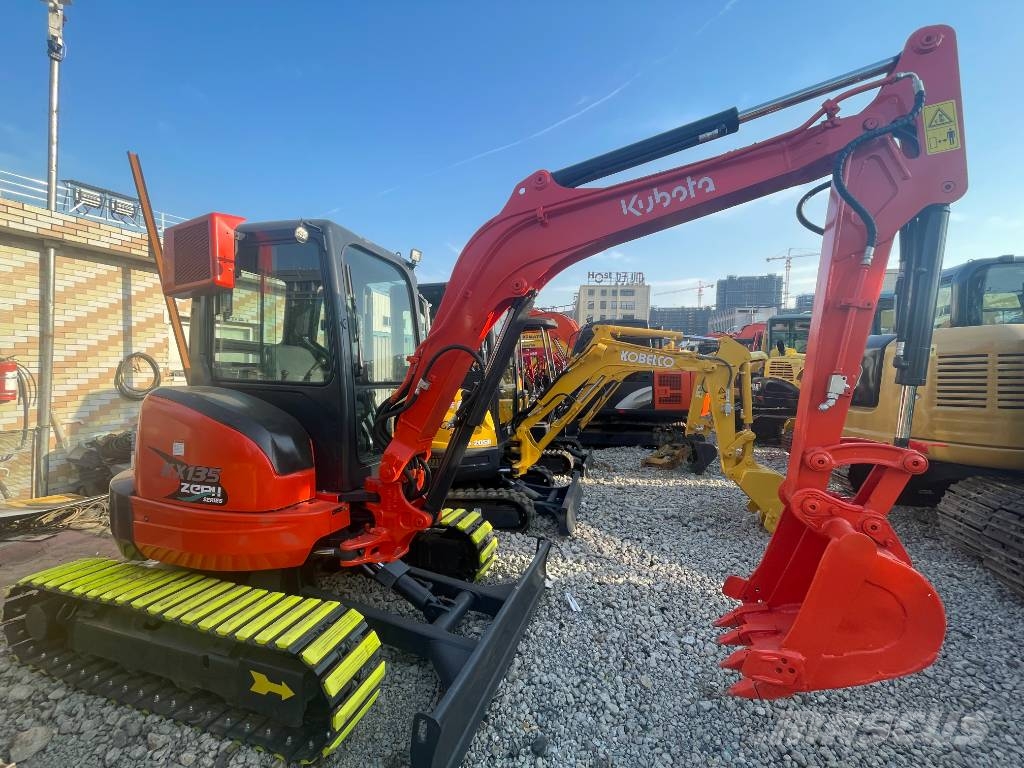 Kubota KX 135 小型挖掘机