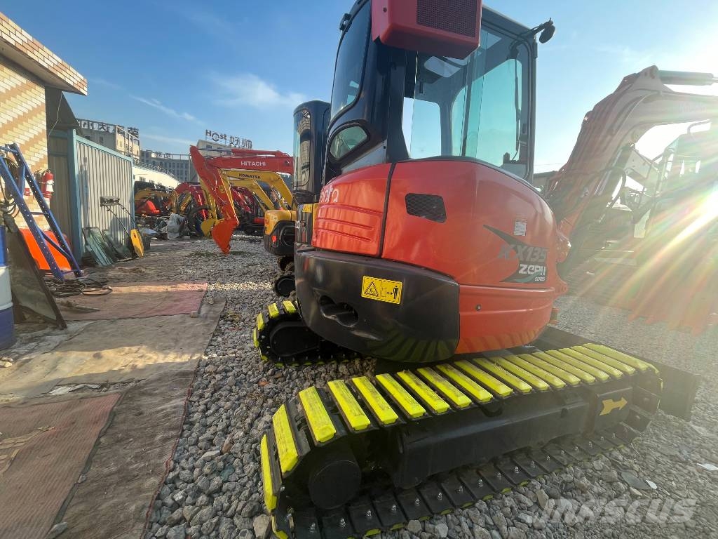 Kubota KX 135 小型挖掘机