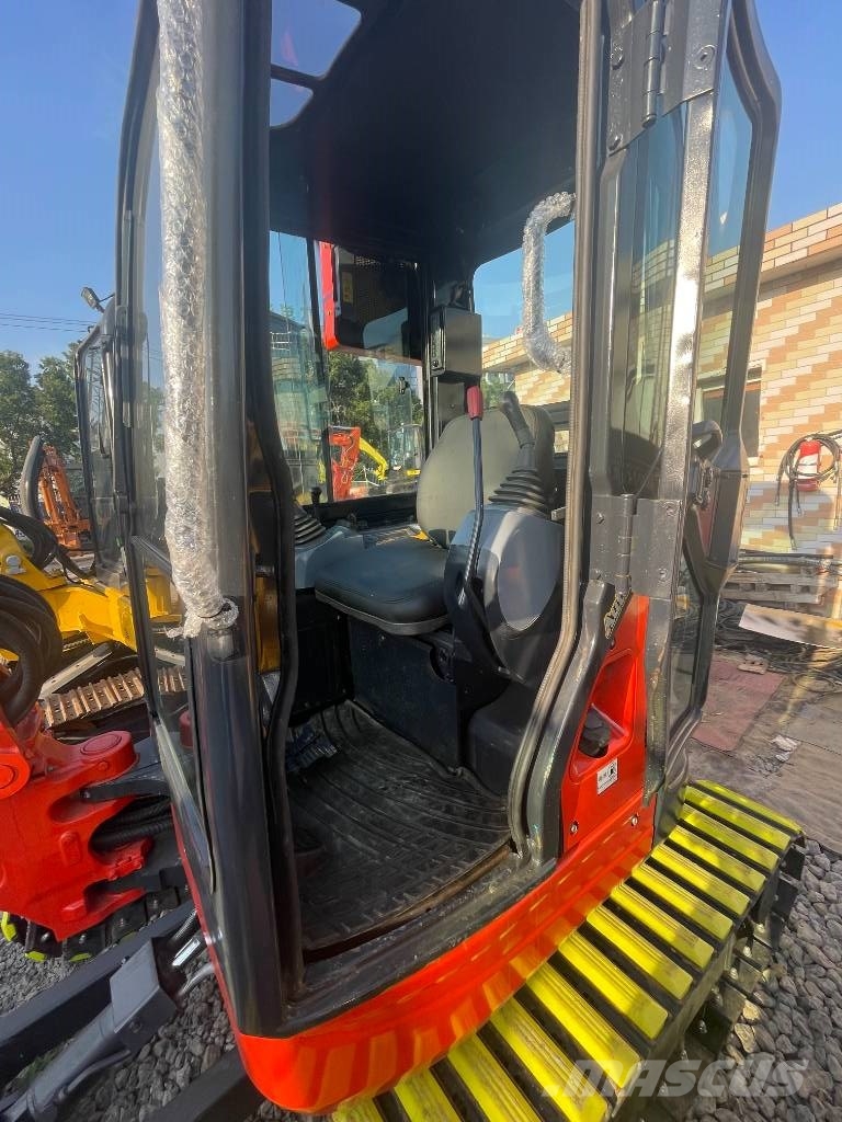 Kubota KX 135 小型挖掘机