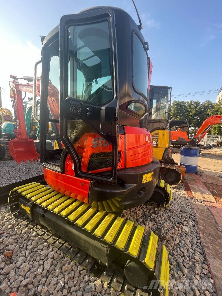Kubota KX 135 小型挖掘机