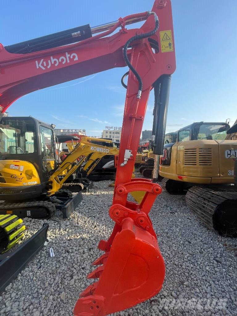 Kubota KX 135 小型挖掘机