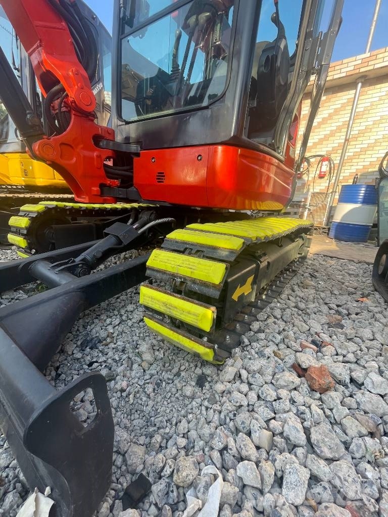 Kubota KX 135 小型挖掘机