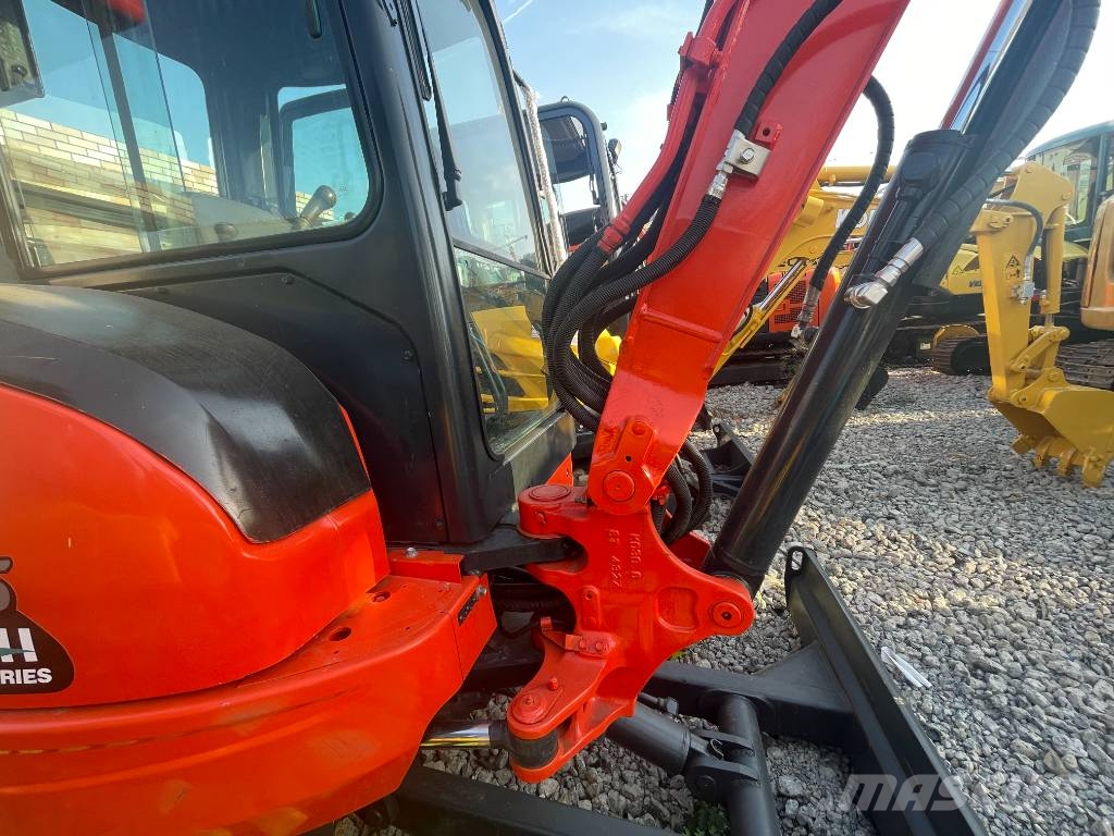 Kubota KX 135 小型挖掘机