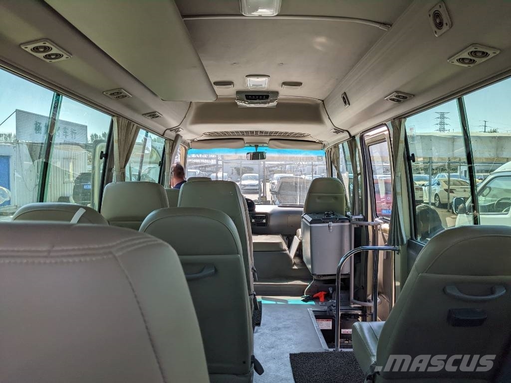 Toyota Coaster Bus 迷你巴士