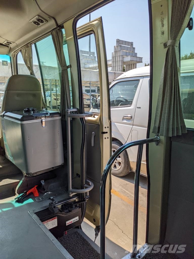 Toyota Coaster Bus 迷你巴士