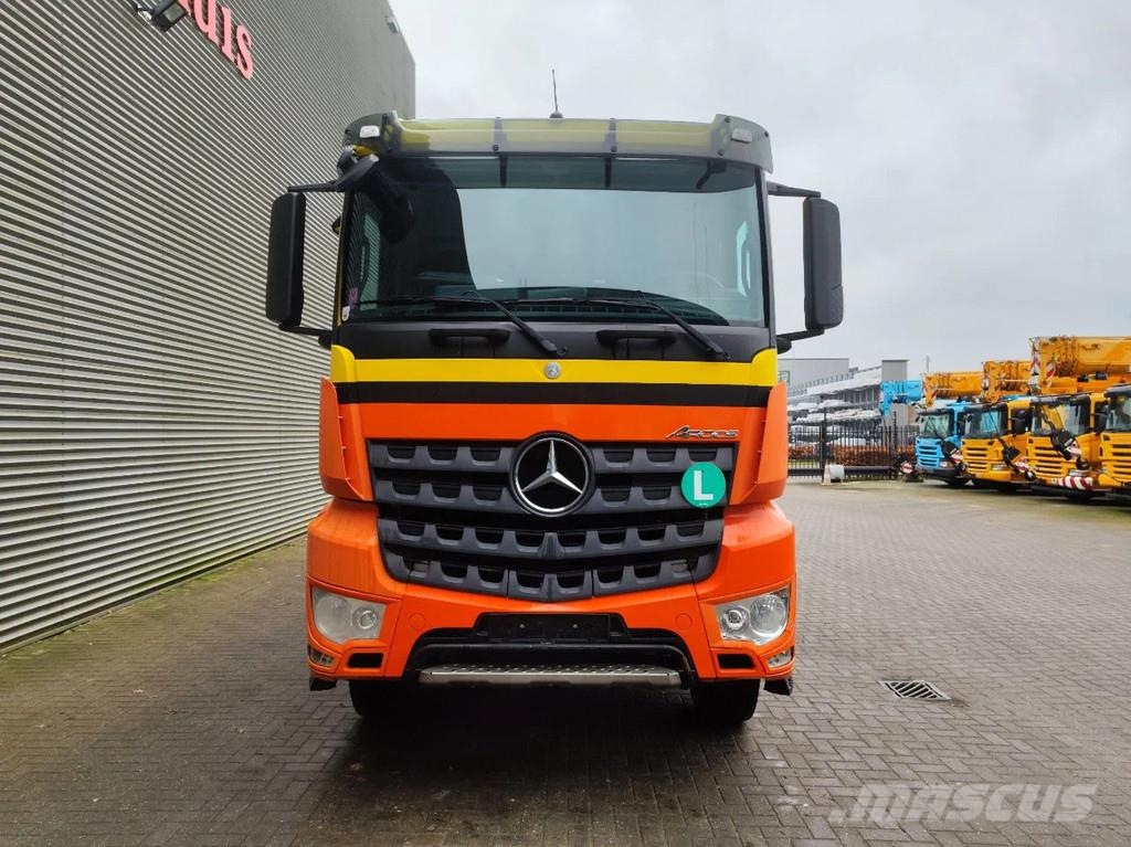 Mercedes-Benz Arocs 3743 8x4 Meiller 3 Seitenkipper Bañeras basculantes usadas