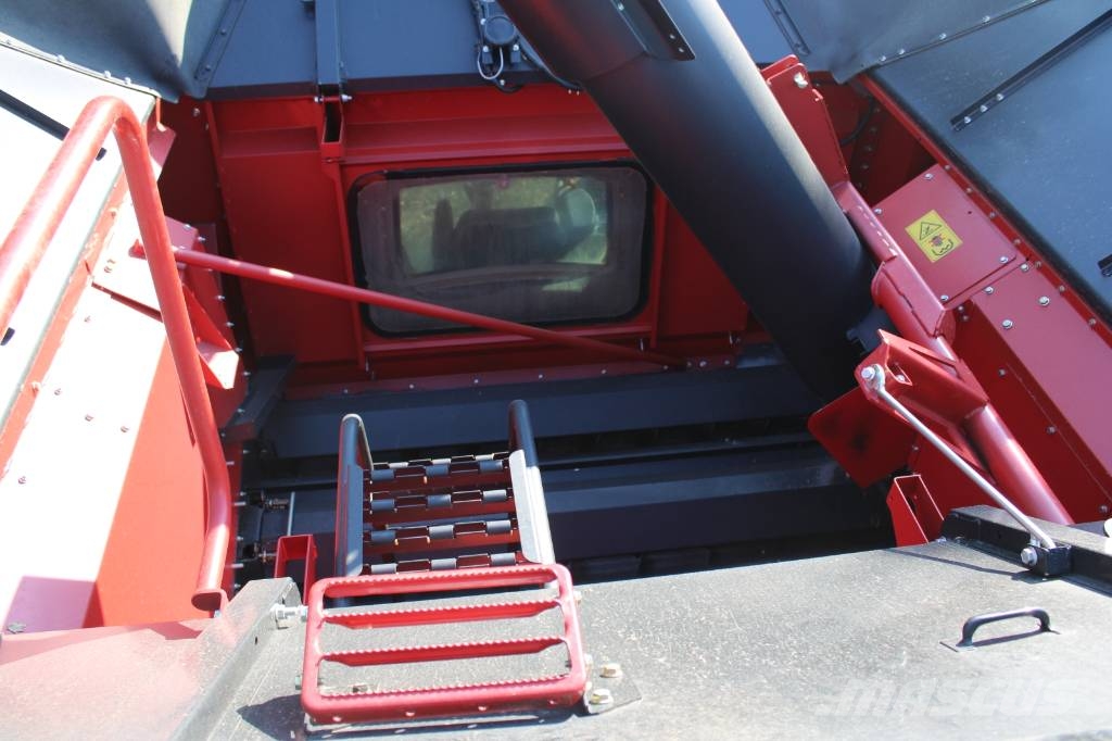 Case IH 6150 Axial-Flow Mähdrescher