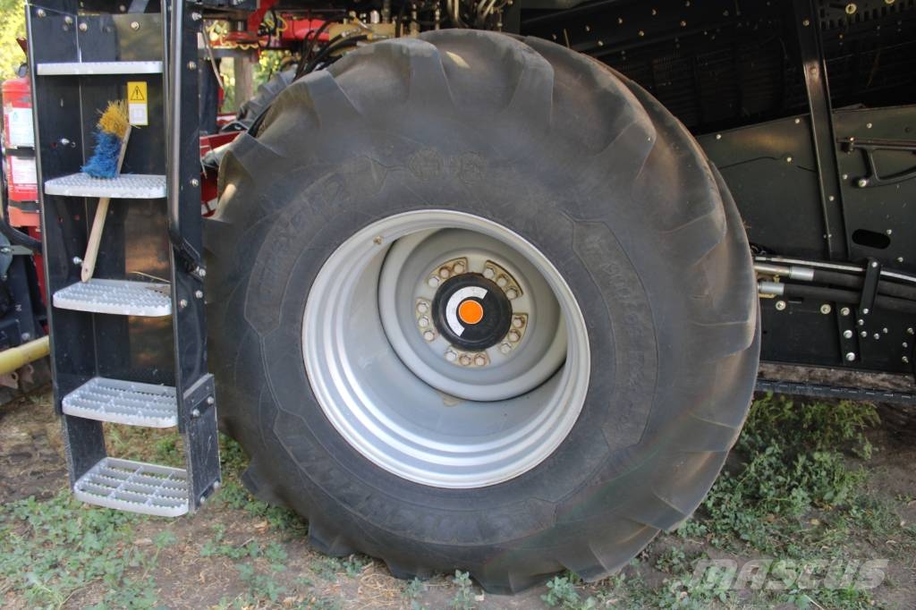 Case IH 6150 Axial-Flow Mähdrescher