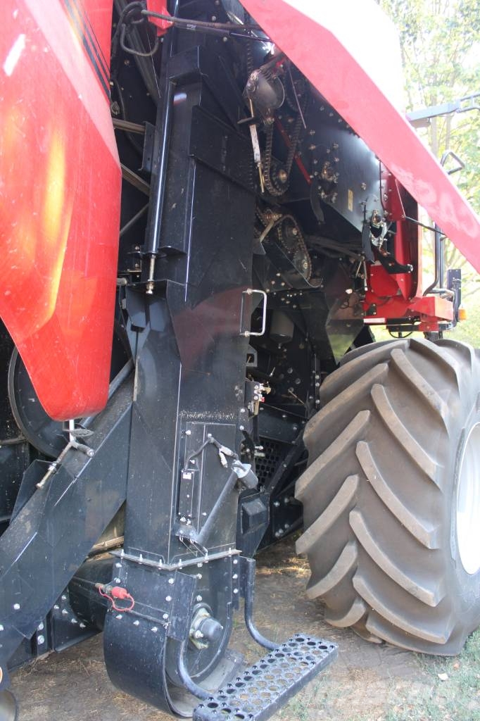 Case IH 6150 Axial-Flow Mähdrescher