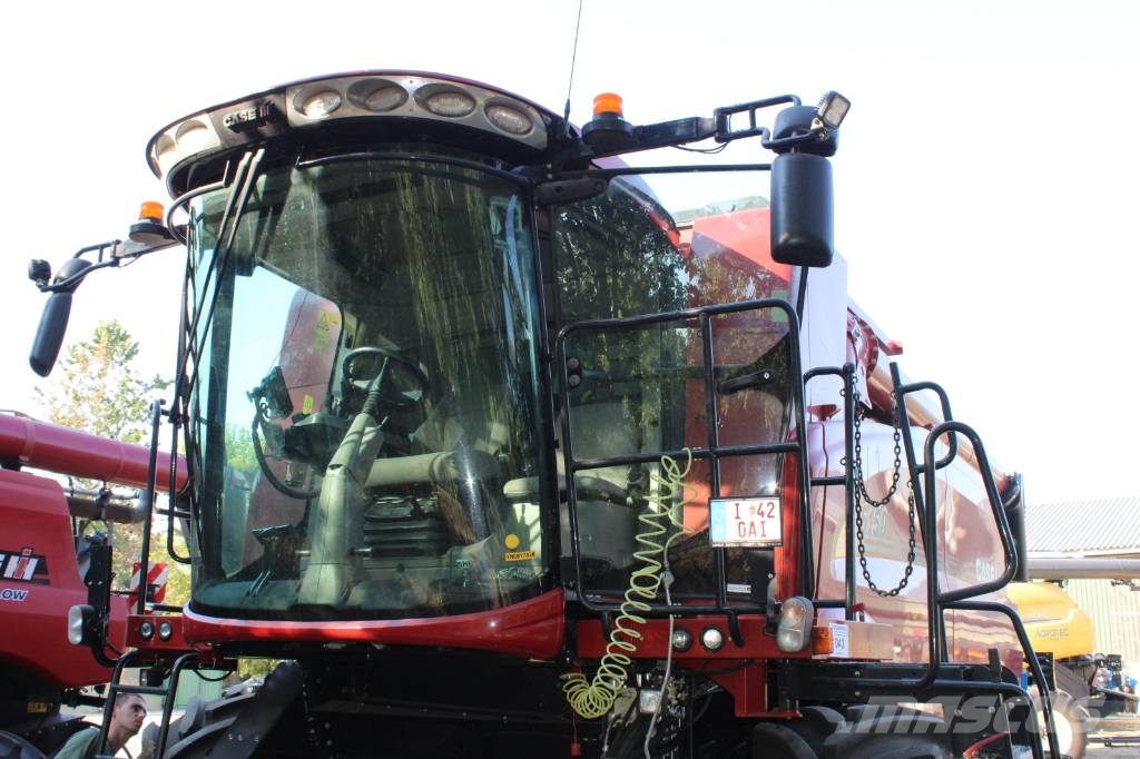 Case IH 6150 Axial-Flow Mähdrescher