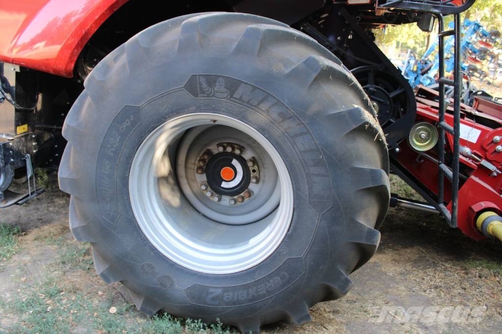 Case IH 6150 Axial-Flow Mähdrescher