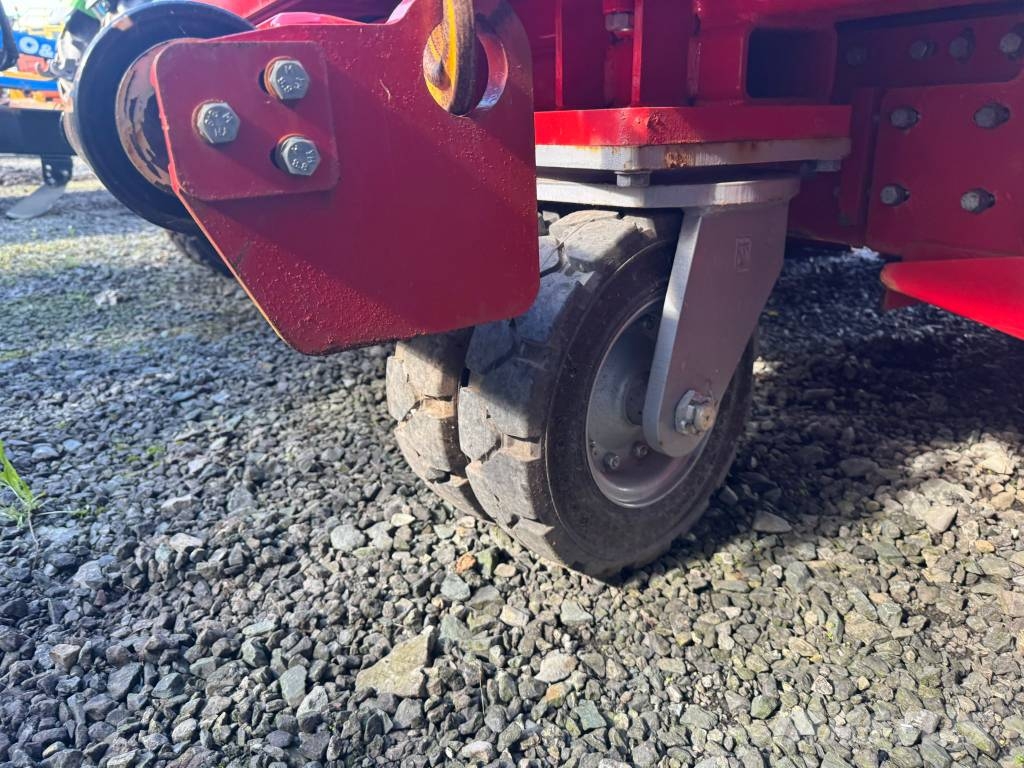 Strassmayr BF 400 Road Widener Niveladoras