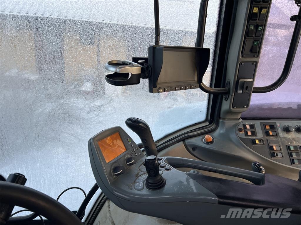 Valtra T171 Traktori